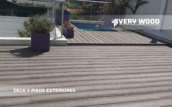 Deck wpc en casa residencial de barrio cerrado - Verywood Pisos de Madera