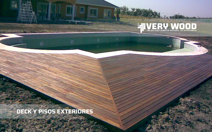 Deck lapacho en casa de barrio cerrado - Verywood Pisos de Madera